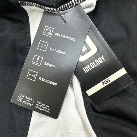 NWT Sz 3X Women’s Ideology Cropped Leggings. Black/White. Inside Pocket. - Picture 3 of 4